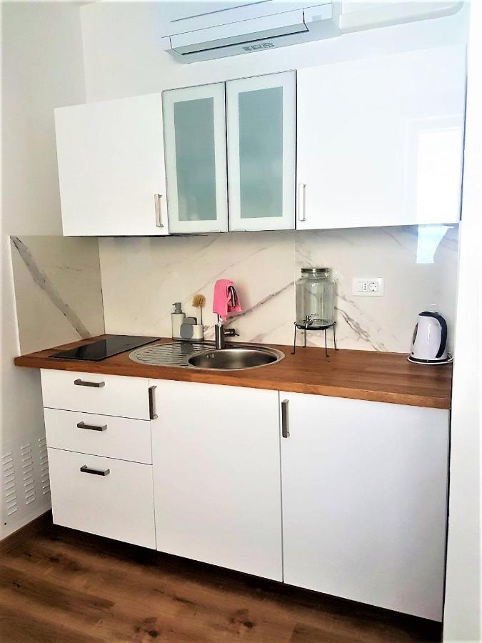 Apartma Soncek Izola Eksteriør billede